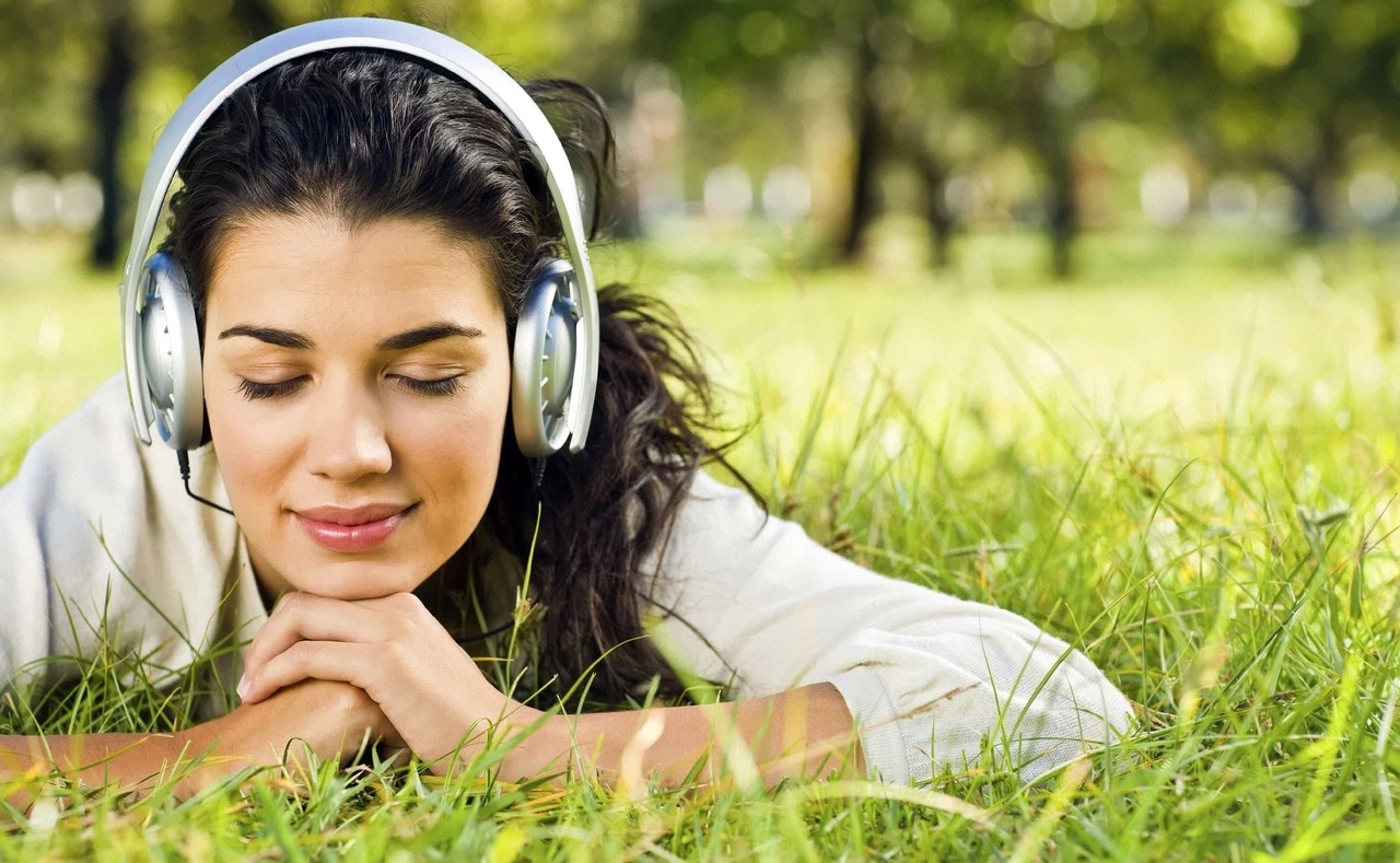 Los 10 Beneficios de la Música Relajante para tu Mente y Voz Creativa  [Inspiración para Creadores Multimedia]