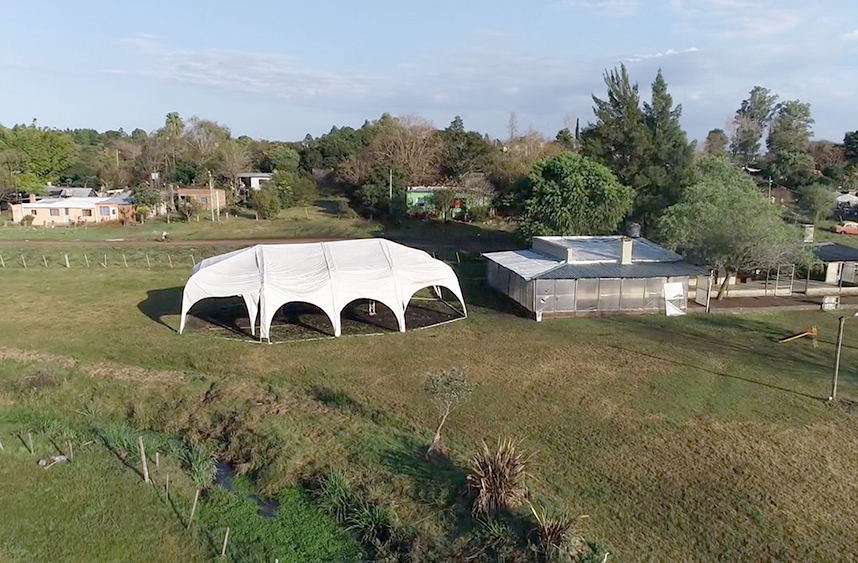 Carpa para eventos donde se realizó la fiesta para 600 personas.