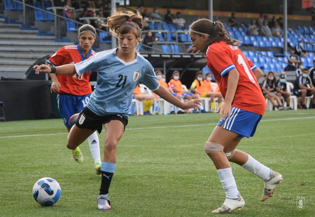 LA PRENSA  Diario - Fútbol Femenino / Uruguay empató con Chile en Sub 17